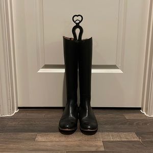 Black riding boots